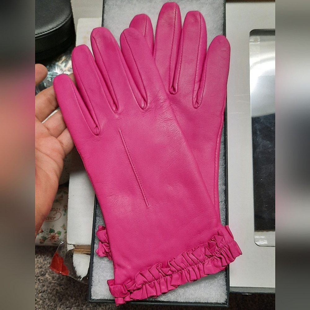 Hilts-Willard Women's Genuine Leather & Cashmere Gloves in Fuchsia - Small